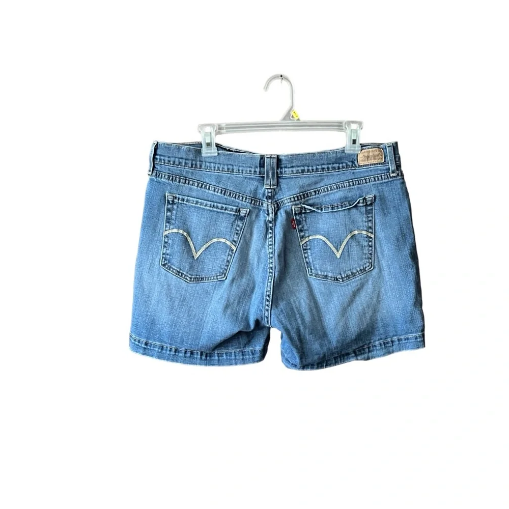 Levi Strauss Short 515 Denim Shorts. Womens size 16 - Picture 2 of 5